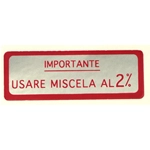 Adesivo Miscela 2% Rosso per VESPA 125 VNB 150 VBA GL - 58 X 20 mm.