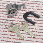 Serratura con chiave per bauletto scocca cofano laterale foro mm. 20 VESPA 125 150 VNA VNB VB1 VBA VBB VL1 GL GS r.o. 025911
