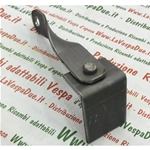 PIASTRINA CERNIERA AGGANCIO COFANO SACCA SCOCCA LATO DESTRO MOTORE PER VESPA FARO BASSO 125 150 V1 / V15 / V30 / V33 / VM / VN / VL DAL 1946 AL 1957
