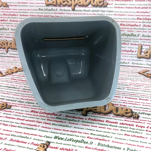 Scatola porta attrezzi oggetti sotto sella tipo grande per VESPA 50 N 90 S Prima 1 ° serie con sportellino scocchino piccolo r.o. 070425