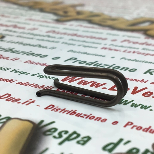 Molla ritorno levetta chiusura sportello scocca sacca laterale leva portaoggetti VESPA 125 150 160 VNB VBA VBB GL SPRINT r.o. 051633