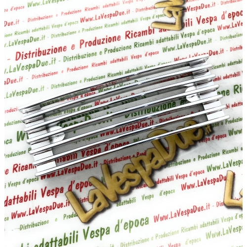 Griglia Copristerzo Nasello Calandra Cromata 117 mm x 42 mm per VESPA PX 80 125 150 200 PE ARCOBALENO PK r.o. 564221 219119