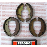 Serie ganasce NEWFREN freno anteriore e posteriore completa per APE MP 220 P 501 P 601 I serie II serie  dal 1978