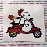 Pegatina roja "SNOOPY ON VESPA" a la derecha para VESPA APE LAMBRETTA, etc.
