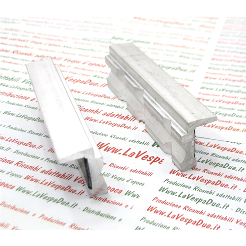 COUVRE-MÂCHOIRES MAGNÉTIQUES À SURFACES PRISMATIQUES DE 100 MM DE LONG, 145 GR POUR COMPOSANTS DE DIFFÉRENTES FORMES POUR TOUS TYPES D'ÉTAUX