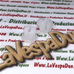 Paar SUPER RESISTANT ANTI-VIBRATION weiße Buchsen für Seitentürhalterung für VESPA 50 90 125 SPECIAL RL ET3 PRIMAVERA Nr. 100408