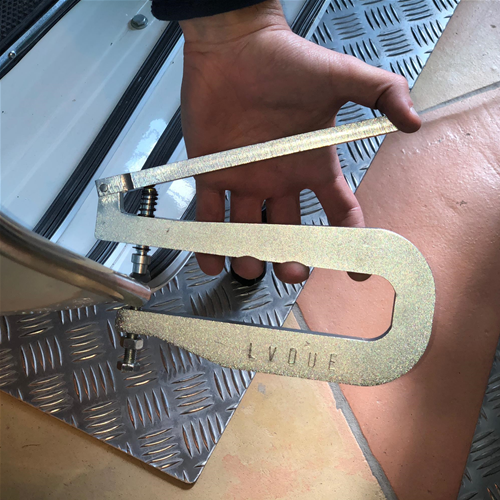 VESPA APE LAMBRETTA Restaurationswerkzeugsatz, Nietzange, Kantenpresse, Montage von Schildkanten, Trittbrettleisten und -platten, Schriftzüge