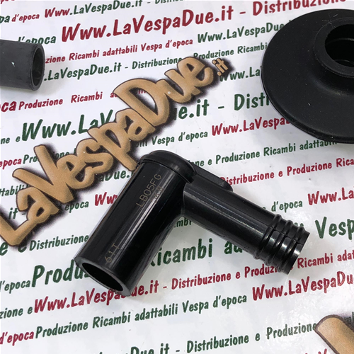 Connettore Candela NGK LB05EZ Per Candele Da 14 Mm | Adatto Per Polaris | 5 KOhm, 90°, Guarnizione Silicone Impermeabile