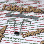 Staffa con molla rinforzo interno per montaggio Cofano laterale per VESPA 125 150 VBB VNB GT GTR SPRINT VELOCE VBC VLB r.o. 058457