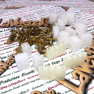 Jeu de 15 supports de connecteurs électriques type 6,3 mm avec 2, 3, 4, 6 et 9 broches complets avec connecteurs et caoutchoucs pour VESPA APE LAMBRETTA diverses applications modifications du système électrique