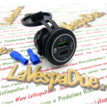 Presa doppia porta USB + TYPE USB C a ricarica rapida QC 3.0 max 2.1 Ah impermeabile caricatore universale 12 24 Volt con coperchio di protezione VESPA APE LAMBRETTA bauletto PX COSA GS GT adattabile su supporto 60026398 auto moto scooter barche camion