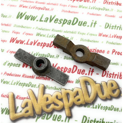 Gearbox cross in two surmountable pieces for VESPA 125 V12T V13T 1950 from the V19M to V20M engine, cross with thread composed of two interlocking parts, warehouse stock
