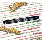 Adesivo targhetta protezione copri ruota di scorta per VESPA PX PE COSA 1 e 2 PVC base Nero scitta Bianca istruzioni smontaggio 