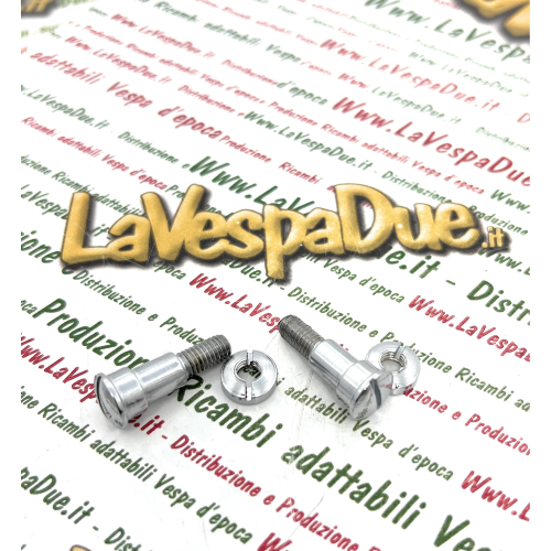 Coppia viti per VESPA 125 150 VNB3 VNB4 VNB5 VB1 VBA VBB VS2 VS3 VS4 VS5 GS GL VLA 160 GS VSB APE AC in metallo con trattamento di cromatura fissaggio leve vite manifattura italiana