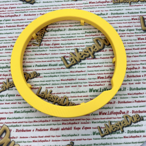 Anello Copri dadi ruota cerchio 3D GIALLO Stampato 3D VESPA 50 125 PK XL HP S FL AUTOMATICA PLURIMATIC RUSH N FL2 EFFETTO CARBONIO ottima qualità e resistenza 