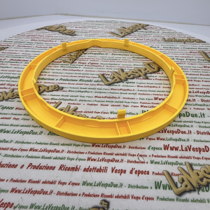 Anello Copri dadi ruota cerchio 3D GIALLO Stampato 3D VESPA 50 125 PK XL HP S FL AUTOMATICA PLURIMATIC RUSH N FL2 EFFETTO CARBONIO ottima qualità e resistenza 