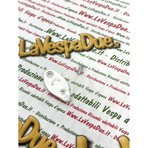 Coperchio serratura NEIMAN con foro 3 mm per VESPA 50 50 125 150 SUPER 180 SS GL GT GTR TS SPRINT VELOCE RALLY PIAGGIO CIAO BRAVO BOXER SI r.o. 174628 070604 in ottone cromato con rivetto prodotto italiano