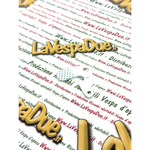 Levetta chiusura sportello in metallo zincato VESPA 98 125 150 V1 V15 V30 V33 VM VN VNA1 2 VNB1 2 VL1 VB1 GS VS1 VS2 VS3 VS4 VS5 r.o. 002939  bauletto sacca 