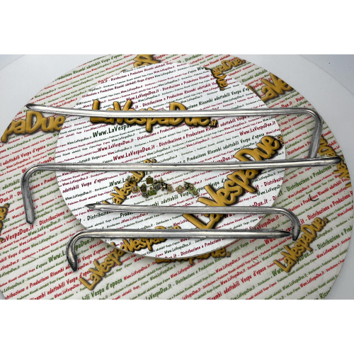 Set fregi in alluminio modello corto per parafango e cofani VESPA 150 GL VLA1T prima serie con viti prodotto italiano r.o. 094784 610098M