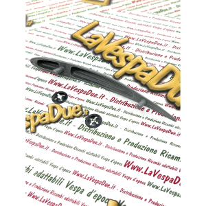 Cresta sul parafango per VESPA 125 VNB 150 GL VBA VBB GS VS5 APE AE AD PENTARò APC1 fregio in zama con perni e completa di piastrine elastiche per il fissaggio prodotto italiano 092714