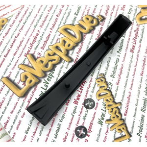 Cresta sul parafango in alluminio verniciata nera per VESPA 200 RALLY VSE1T dal 1972 al 1979 fregio con perni e completa di piastrine elastiche per il fissaggio prodotto italiano