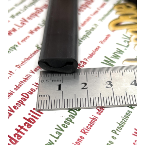 Bordo scudo nero in gomma per VESPA 50 80 125 PK S XL SS V5X1T V5X2T V5S1T V8X5T VMX1T VMX5T fondo di magazzino profilo parascudo