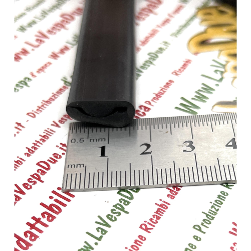 Bordo scudo nero in gomma per VESPA 50 80 125 PK S XL SS V5X1T V5X2T V5S1T V8X5T VMX1T VMX5T fondo di magazzino profilo parascudo