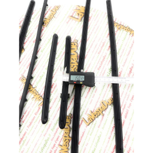 Serie strisce pedana di 6 listelli in gomma per VESPA 50 N V5A1T 25001>283299 50 R V5A1T 700001>938761 con 10 fori sul listello più lungo prodotto italiano