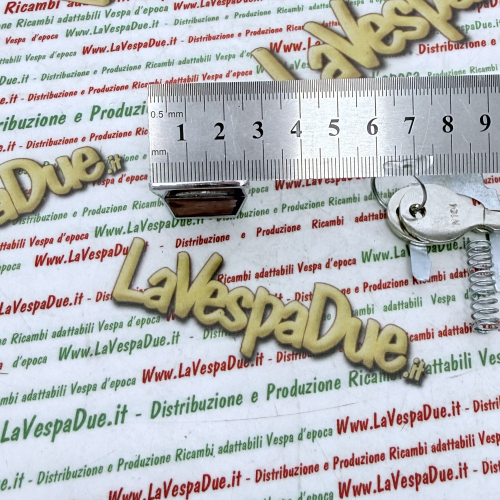 Serratura bauletto cofano cromata con chiave tipo NEIMAN per VESPA 50 80 125 150 160 180 200 PRIMAVERA PX PE SUPER SPRINT RALLY ET3  r.o. 073258