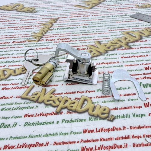 Coppia kit serrature bauletto e bloccasterzo con chiave tipo NEIMAN VESPA 50 90 125 150 160 180 200 SPECIAL PX TS SS SPRINT RALLY r.o. 152096 120328 073258 guida da 4 mm