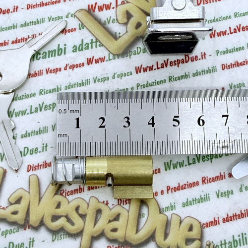 Coppia kit serrature bauletto e bloccasterzo con chiave tipo NEIMAN VESPA 50 90 125 150 160 180 200 SPECIAL PX TS SS SPRINT RALLY r.o. 152096 120328 073258 guida da 4 mm