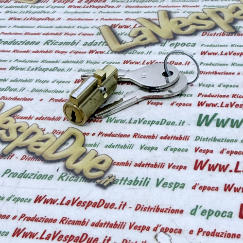 Serratura bloccasterzo con chiave tipo NEIMANN per VESPA 50 N L R SPECIAL 90 125 150 160 180 GT GS SUPER PRIMAVERA SPRINT GTR tipo corto guida da 4 mm r.o. 120328