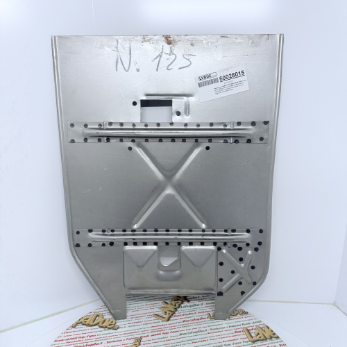 Pedana per VESPA 125 PRIMAVERA VMA1T dal telaio 1001 prima serie 1965 modello senza sportello del cassetto posteriore 4 cm piu larga a forma trapezoidale