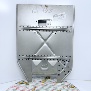 Pedana per VESPA 125 PRIMAVERA VMA1T dal telaio 1001 prima serie 1965 modello senza sportello del cassetto posteriore 4 cm piu larga a forma trapezoidale