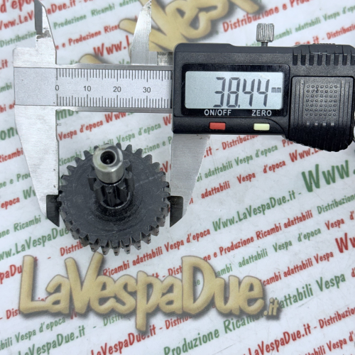 Ingranaggio Duplo PIAGGIO 50 CIAO PORTER CT1T > 4974 doppio Z 9 denti dritti Z 29 denti dritti Mozzo posteriore Albero Ruota Variatore r.o. 125804 albero rinvio