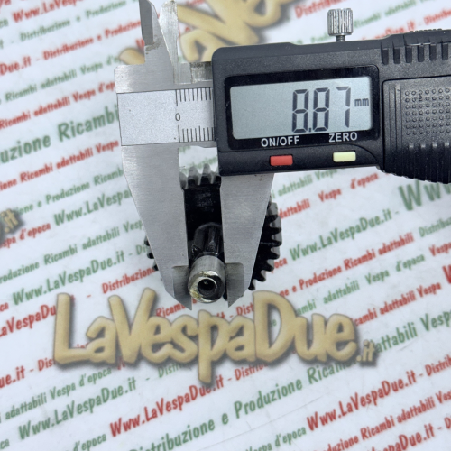 Ingranaggio Duplo PIAGGIO 50 CIAO PORTER CT1T > 4974 doppio Z 9 denti dritti Z 29 denti dritti Mozzo posteriore Albero Ruota Variatore r.o. 125804 albero rinvio