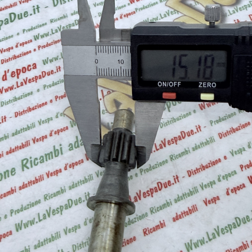 Alberino Z 10 denti per Mozzo posteriore Albero Ruota Variatore per PIAGGIO 50 SI modello con variatore SI V1T > 2011394 albero con rocchetto ciclomotori modelli esteri r.o. 124074