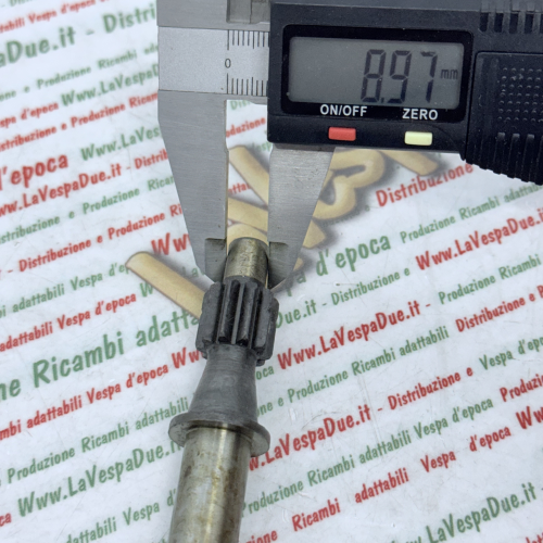 Alberino Z 10 denti per Mozzo posteriore Albero Ruota Variatore per PIAGGIO 50 SI modello con variatore SI V1T > 2011394 albero con rocchetto ciclomotori modelli esteri r.o. 124074