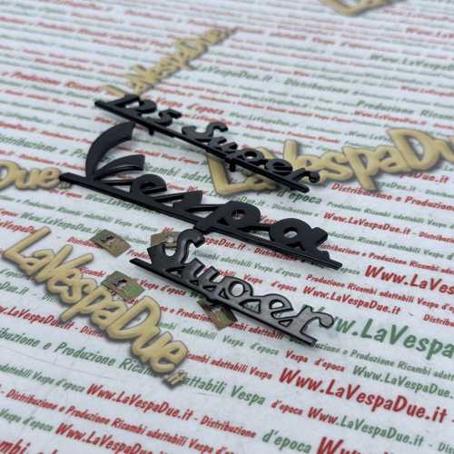 Set kit 3 scritte targhette blu notte per VESPA 125 SUPER VNC1T in alluminio anodizzato anteriore e posteriore prodotto italiano 