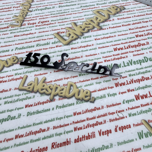 Targhetta scritta posteriore blu notte per VESPA 150 SPRINT VLB1T in alluminio anodizzato con 4 pioli di fissaggio interasse 39 32 40 mm prodotto italiano 