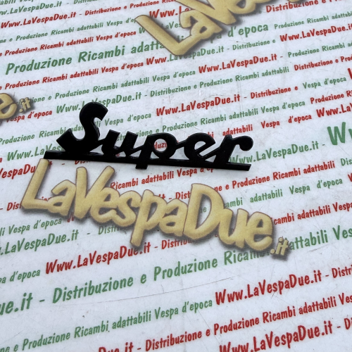 Targhetta scritta anteriore blu notte per VESPA 125 150 SUPER VNC1T VBC1T in alluminio anodizzato con 2 pioli di fissaggio interasse 55 mm prodotto italiano 