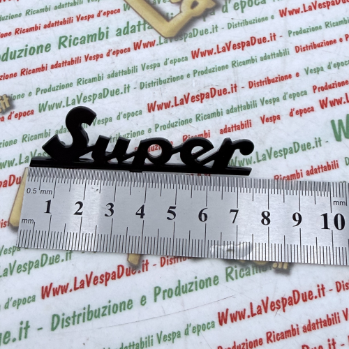 Targhetta scritta anteriore blu notte per VESPA 125 150 SUPER VNC1T VBC1T in alluminio anodizzato con 2 pioli di fissaggio interasse 55 mm prodotto italiano 