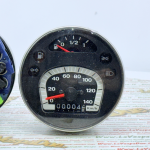 Contachilometri VESPA PX PE MY MILLENNIUM 125 150 200 140 km/h adat. r.o. 583074 Arcobaleno nero con cornice cromata