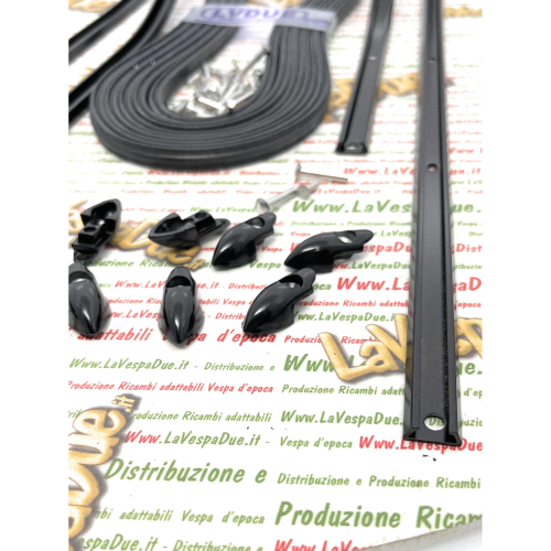 Serie strisce pedana di colore nero semilucido per VESPA 90 50 125 N L R SPECIAL PRIMAVERA ET3 r.o. 154668 610232M completa in alluminio tenero con listelli e puntalini neri