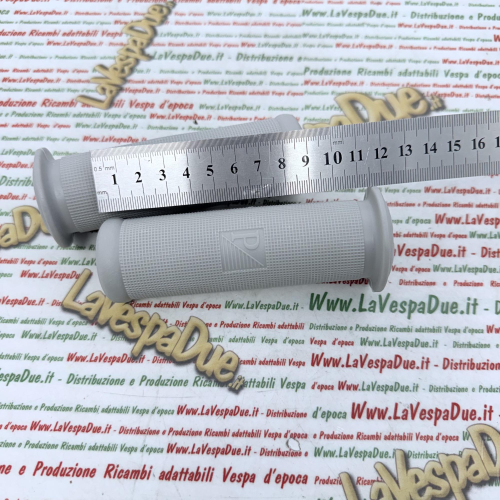 Coppia manopole grigie puntinate diametro mm 24 per VESPA 50 N L 90 SS 125 VNB1T VNB2T VNA1T VNA2T VMA1T 150 VL3T r.o. 028151