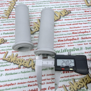 Coppia manopole grigie puntinate diametro mm 24 per VESPA 50 N L 90 SS 125 VNB1T VNB2T VNA1T VNA2T VMA1T 150 VL3T r.o. 028151