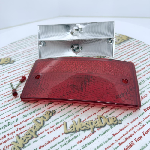 Fanalino posteriore TRIOM  per VESPA 125 150 200 COSA 2  dal 1991 al 1997 r.o 252052