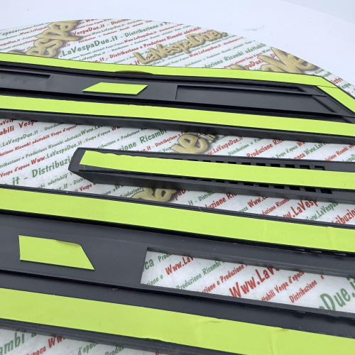 Serie strisce paracolpi X FOX UTAH in gomma nero adesive VESPA PK 50 125 protezioni paraurti parafango e cofani modanature parascocche 