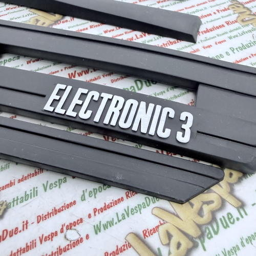 Serie strisce paracolpi X FOX UTAH in gomma nero adesive VESPA PK 50 125 protezioni paraurti parafango e cofani modanature parascocche 