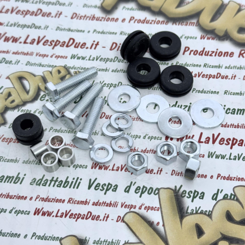 Kit completo di viti dadi rondelle 4 gommini e 4 distanziali per fissaggio parafango posteriore per PIAGGIO 50 CIAO r.o. 174968 174969